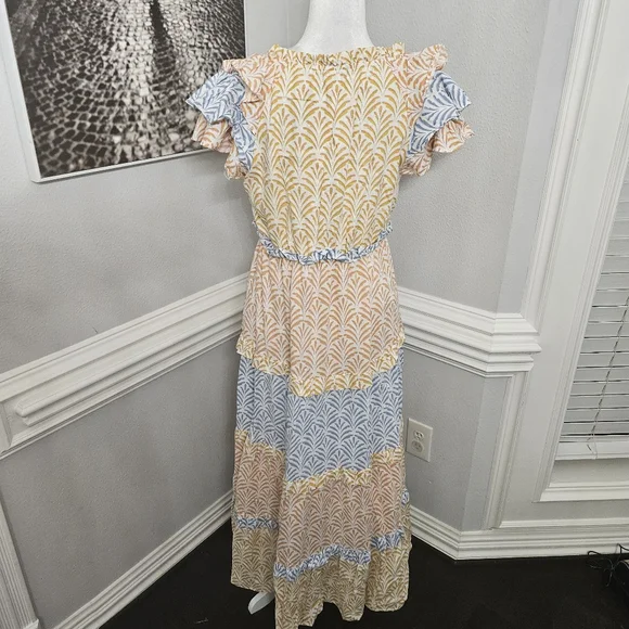 Aura tiered dress size medium - Picture 6 of 8